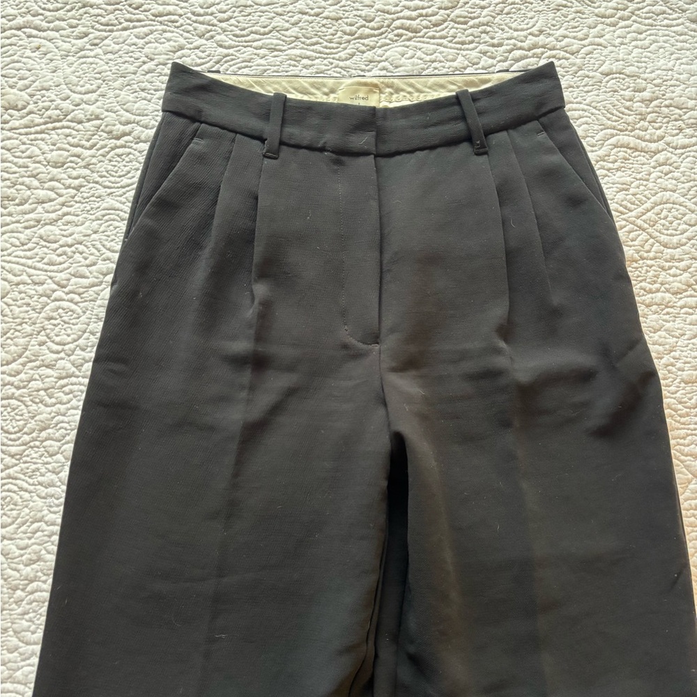 Aritzia Effortless Pants (Crepette)